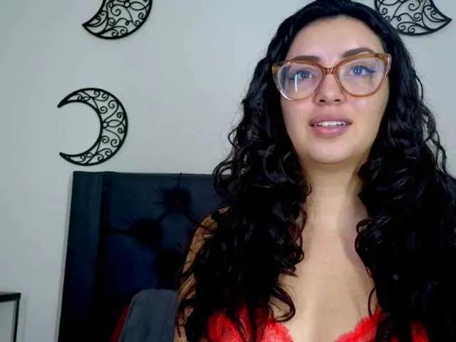 AmatistaMk — Interesting men excite me, I love that they treat me like a queen, and that they are good conversationalists, that they tell me about their trips or hobbies, I love that they treat me with affection and passion.