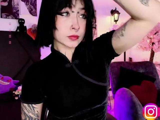 Aryrouse — I have a weakness for smart and funny guys! I like to listen to crazy fantasies, the truth is that my limits are very few 