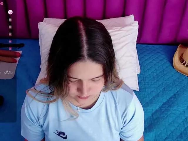 collegepawglovedaddy — I like to play with my dildo, with my fingers it drives me crazy to have my tits sucked, I really like to ride, I really like to see how I take you to the maximum point of pleasure!