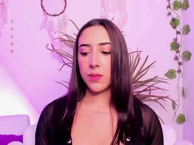 Emylopez — I am excited to feel desired, see how you look at me as if you already had me. I love when they talk to me dirty, when they take control and make me lose myself at the time. The game, the tension, the groans that cannot be contained ... that ignites...