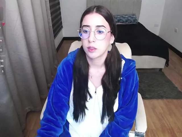 Im-Kitty —   Sexual fantasy is to do it in an elevator, I would love to feel the adrenaline of being seen and also in a forest. Well, enjoy that it is one of my favorite places. I love dildos and playing with oil.
...
