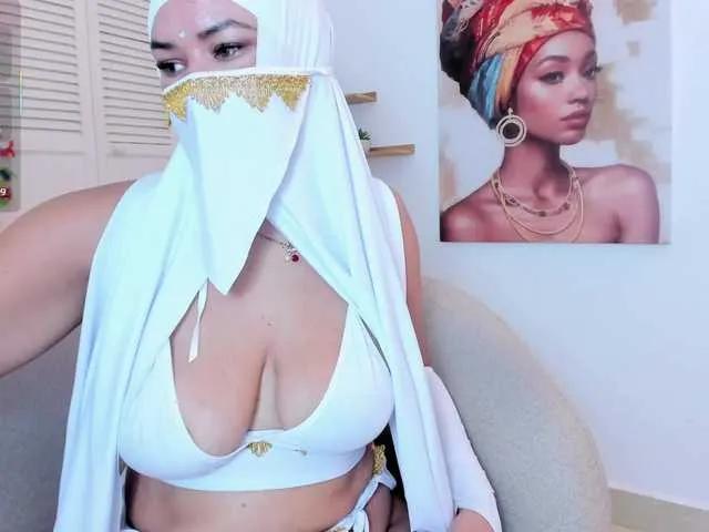 Layla-arabelle —                     .