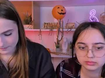 aria_moo — GOAL: spank ass 3x [100 tokens remaining] Welcome to my room! #skinny #girls #c2c #piercing #pvt