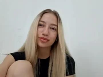 asuncionedgeman — Hello, i am Diana! Goal: show my outfit #cute #teen #18 #blonde #shy [20 tokens remaining]