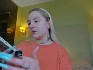 debbie_taylor — make my day the most beautiful  ;) #stockings #bigass #lovense #bbw #feet [502 tokens remaining]