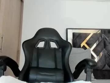 heavy_thor — GOAL: Cum [1765 tokens remaining] Welcome to my room! #bigass #latino #muscle #lovense #18