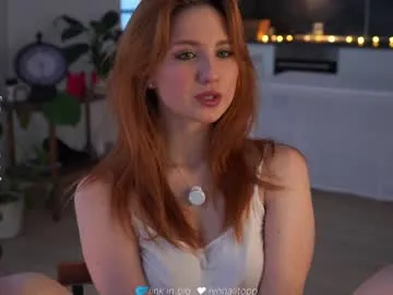 lynnalltop on Chaturbate