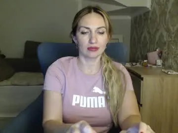 mallinia on Chaturbate