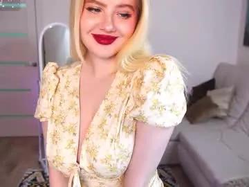oliviabr0wn — Welcome to my room !Lets have fun with Me !  // GOAL: show tummy  [12 tokens left] #bigboobs #teen #new #bigass #blonde