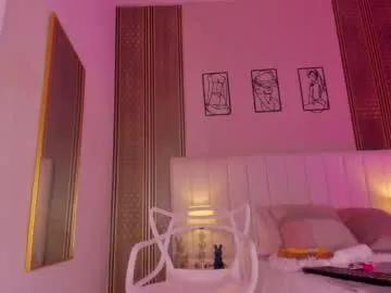 zoe_sky_ — GOAL: BIG SQUIRT / BIG CUM [572 tokens remaining] Welcome to my room love!! #squirt #curly #bigass #latina #ebony