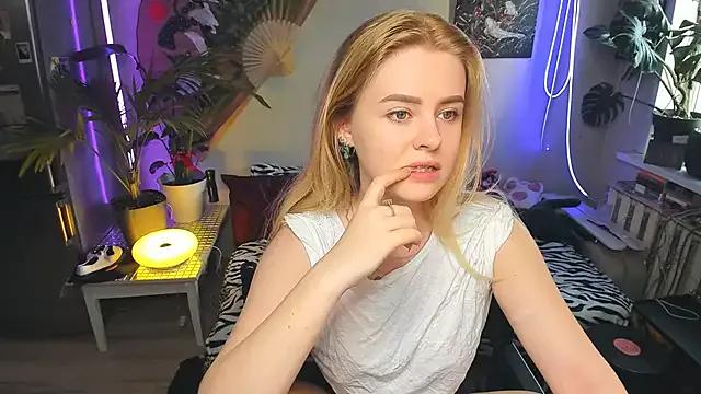 Alexa__Pirs — Tease my legs