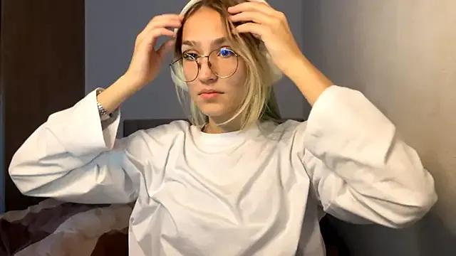 AmeliaCarter — Spin around, show my outfit
