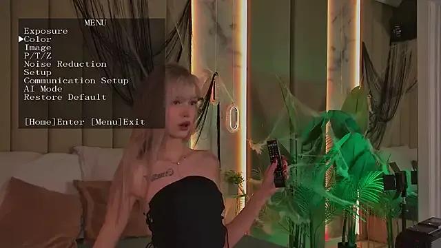 BellaSecrett — lick/suck fingers