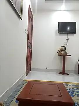 Eliza_Wendy — striptease for token guys only