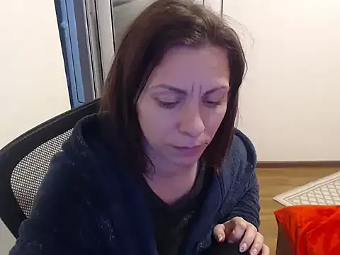 Emmatoo on StripChat