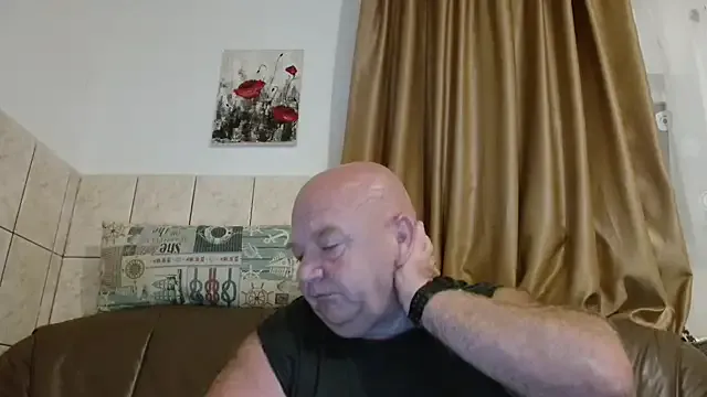 fullballs6 on StripChat