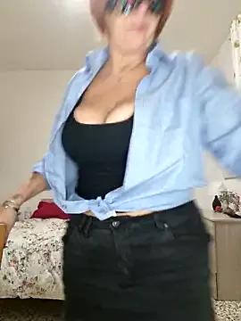 Gattina74 — Tolgo maglietta