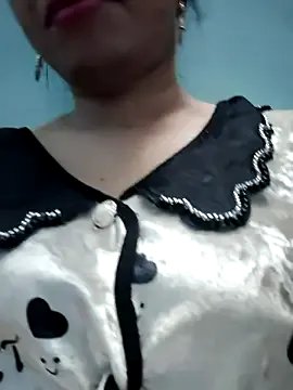 Haniya-143 — Boobs oil massage