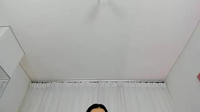 IsabellaJames — StreapTease + Open Legs