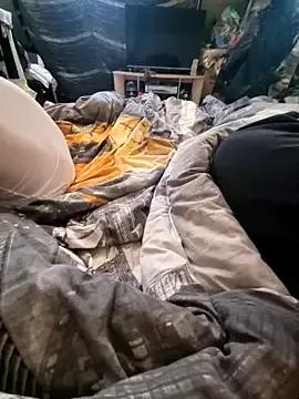 LoLa-69-X — 4 doigts dans le culs