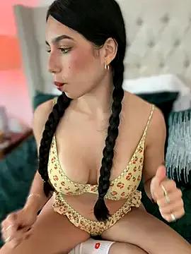 LoveLillyy — PERFECT TITTIES OUT AND DANCEEE