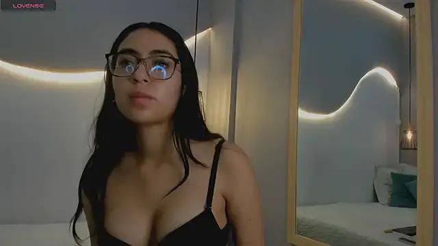 lucelly_15 — show naked 5 min 