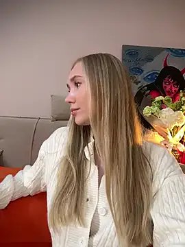 MariaTull — TOPLESS