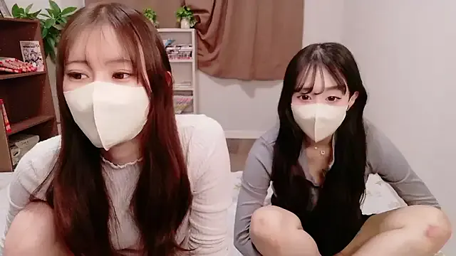 MOEMOE-Q on StripChat