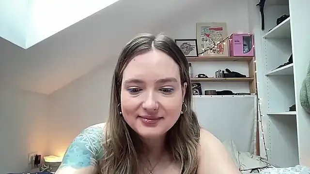 MyMegann — Flash Pussy Doggy