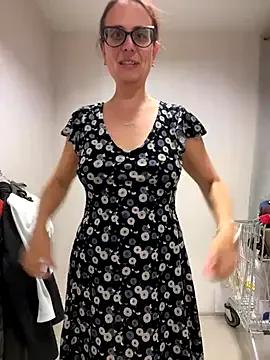 NataKitten — Bra off in public, show tits