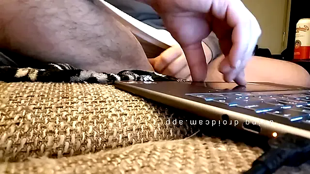 Pegg-fist-me on StripChat