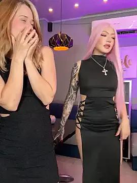 PopHouse_ — Flash tits on the restaurant :devil: