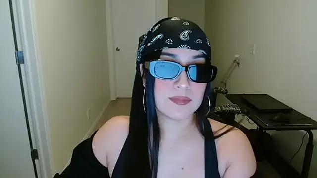 Sassy_Latina — shake ass close to camera