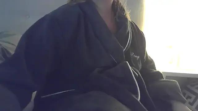 sizha6 — show boobs