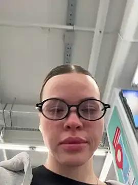 SMELLSEX — SHOW BOOBS IN METRO