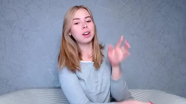 sofiaa_here — 2 fingers in pussy