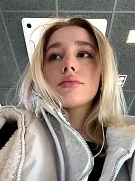 SSSATIVA_model — Ride a dildo in the fitting room