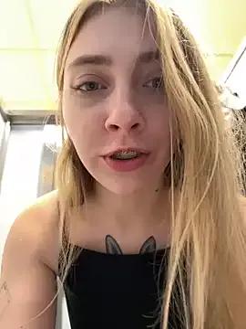 Sunny___Bunny — make my pussy wet around people