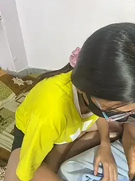 SWEET_AARU1 on StripChat
