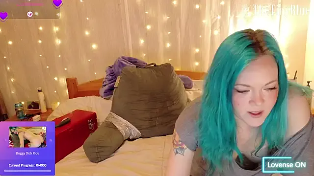 thetinyblue on StripChat