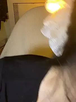 Uyennii02 — Freechat on StripChat