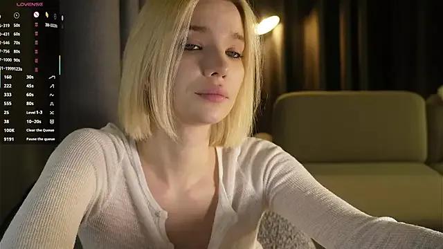 VivianKings — Flash boobs